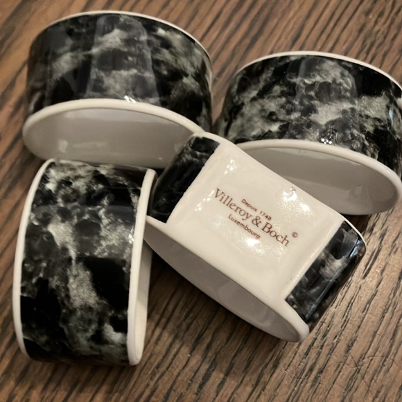Villeroy and Boch Set of Four Porcelain Napkin Rings - Picture 2 of 2